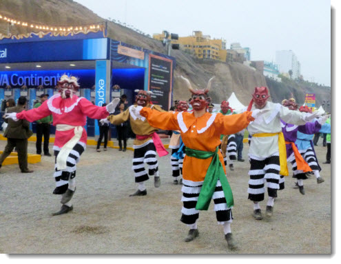 Peruvian traditional dance performed at Mistura 2013